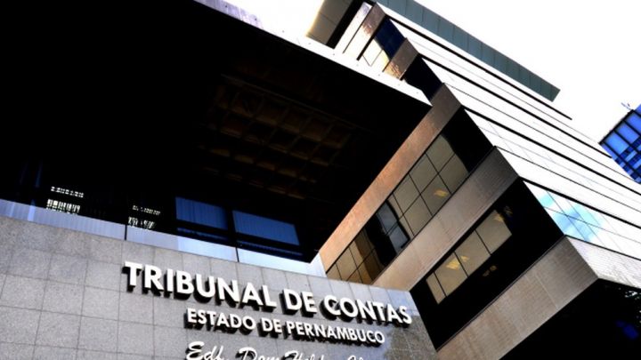 Após apuração do MPC-PE, TCE-PE revoga permissão para que o Estado use verbas do Fundeb para pagar aposentados