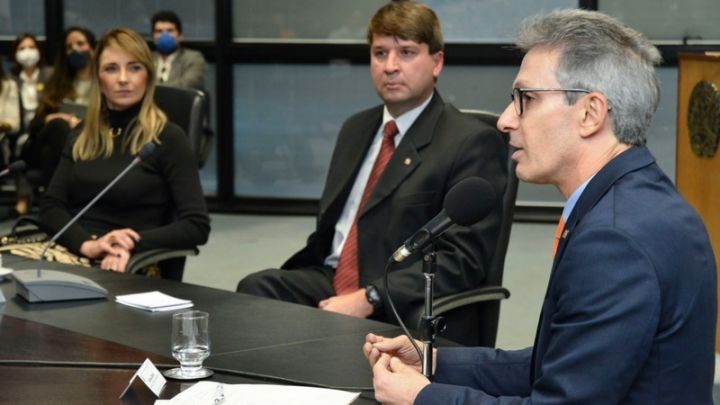 Governador empossa o novo procurador-geral do MPC-MG