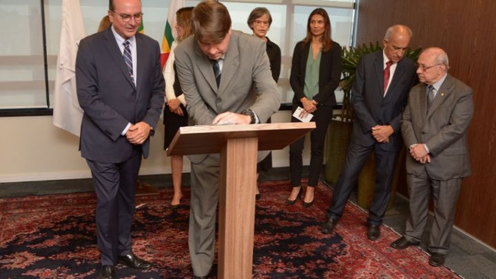MPC-MG assina Termo de Cooperação Técnica para proteção à pessoa portadora de deficiência