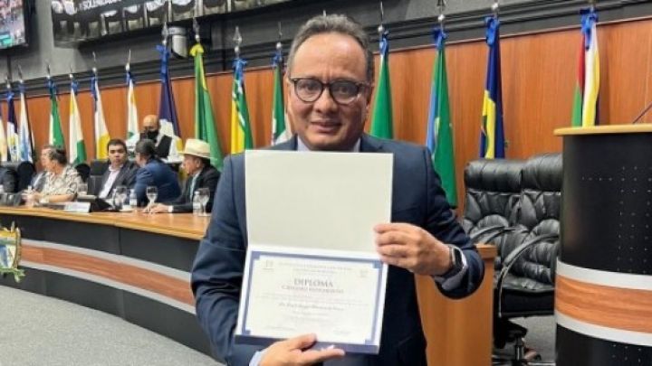 Procurador do MPC-RR é agraciado título Cidadão Benemérito do Estado