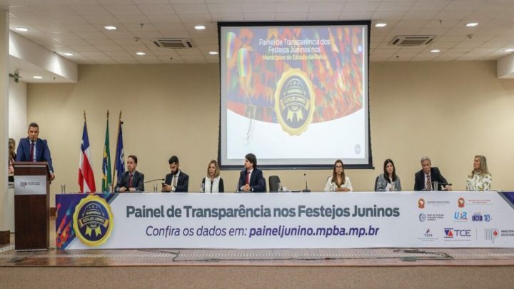 MPC/BA: Procuradora geral PARTICIPA de Painel SOBRE GASTOS MUNICIPAIS COM FESTAS JUNINAS
