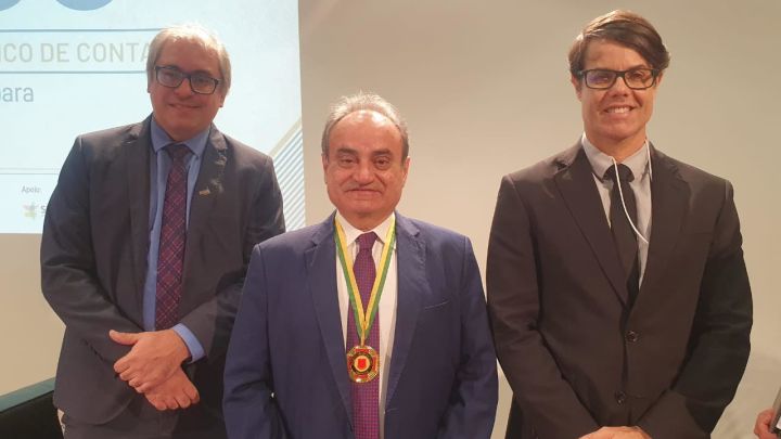 Presidente do TCE-PE é homenageado pela AMPCON