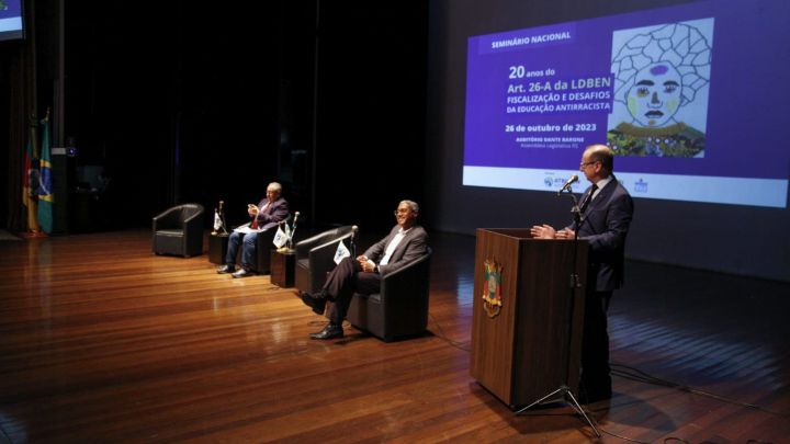 Procuradores do MPC-SC acompanham seminário sobre educação antirracista no RS