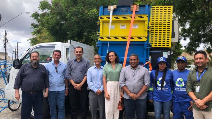 MPC-SE participa da entrega de equipamentos para reciclagem